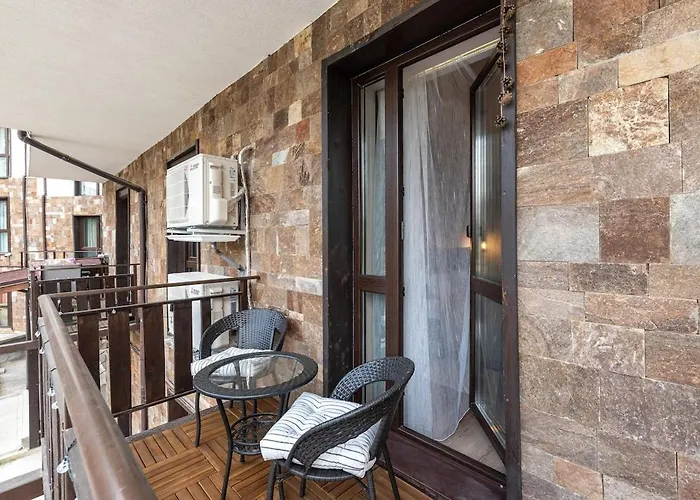 Vutovi's Corner Made With Care 2 * 班斯科